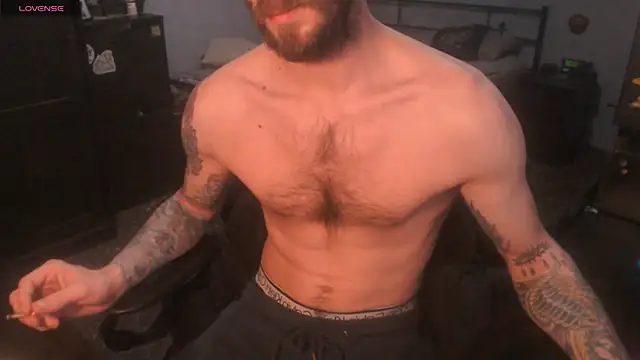 Snapshot of SexxxyLouis chatting on 11.30.25 SexxxyLouis online show from 11.30.25