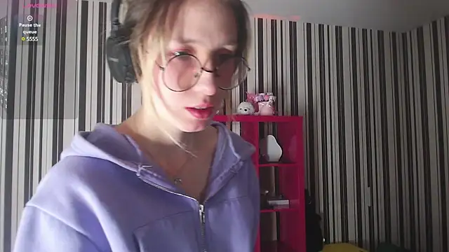  Hanna Moon  online show from 12.16.24