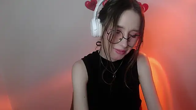  Hanna Moon  online show from 04.30.26