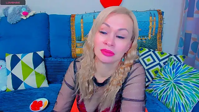 EllenMoore online show from 12.18.24