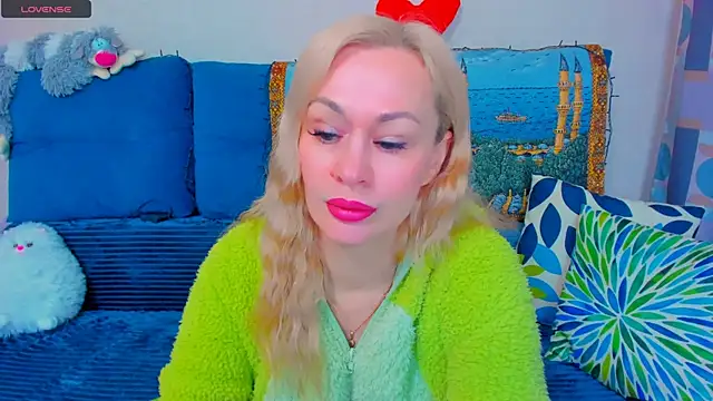 EllenMoore online show from 12.19.24