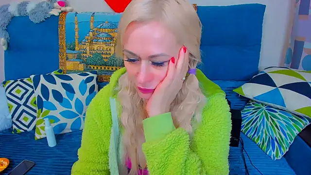 EllenMoore online show from 01.11.25