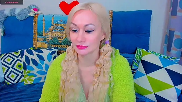 EllenMoore online show from 01.14.25