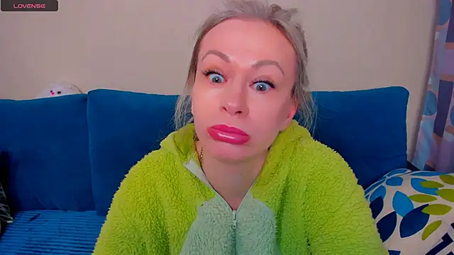 EllenMoore online show from 10.10.25