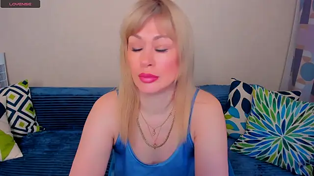 EllenMoore online show from 05.09.26
