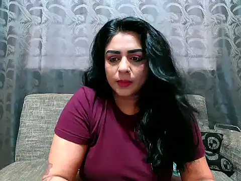 Snapshot of indianishkq7 chatting on 12.17.24 indianishkq7 online show from 12.17.24