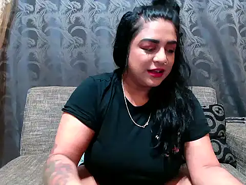 Snapshot of indianishkq7 chatting on 12.21.24 indianishkq7 online show from 12.21.24
