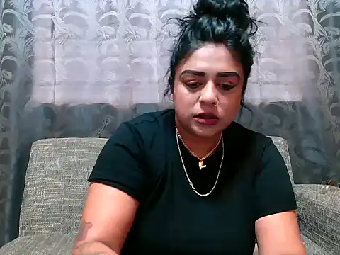 Snapshot of indianishkq7 chatting on 01.23.25 indianishkq7 online show from 01.23.25