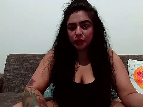 Snapshot of indianishkq7 chatting on 10.14.25 indianishkq7 online show from 10.14.25