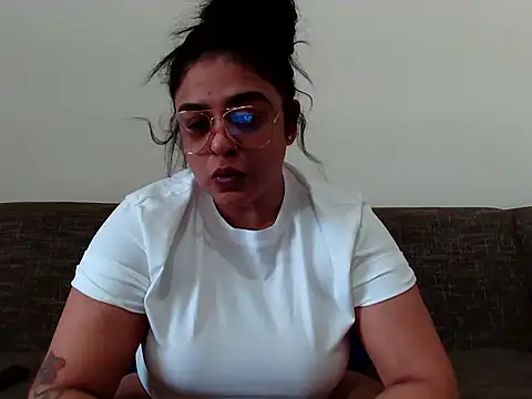 indianishkq7 online show from 12.17.25