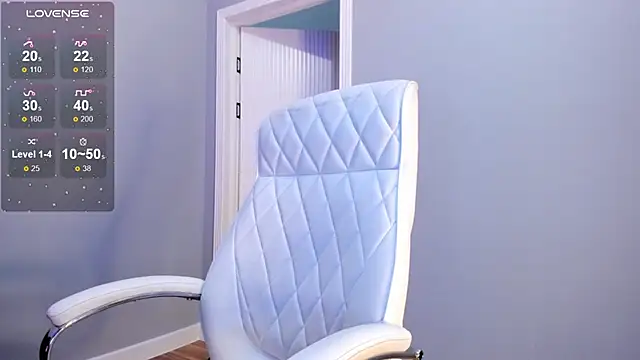 Snapshot of akura011 chatting on 09.23.25 akura011 online show from 09.23.25