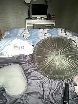 Carmen Monroe online show from 02.05.26