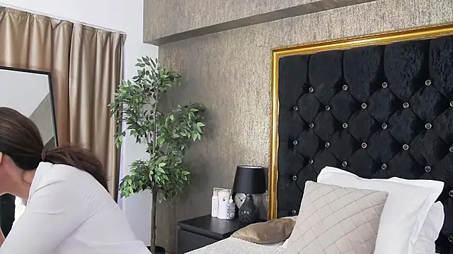 LisaCroft online show from 02.22.25