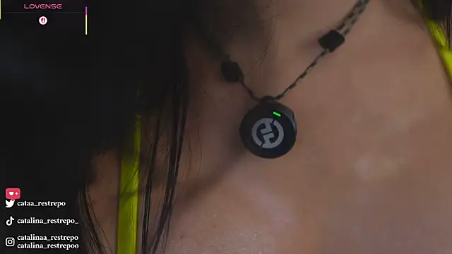 Snapshot of CATALINA_RESTREPO chatting on 06.20.26 CATALINA RESTREPO online show from 06.20.26