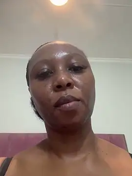 Snapshot of Bootyliciouse21X chatting on 12.22.25 Bootyliciouse21X online show from 12.22.25