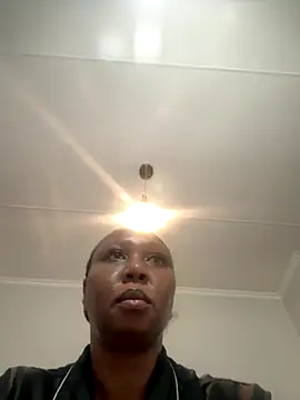 Snapshot of Bootyliciouse21X chatting on 12.23.25 Bootyliciouse21X online show from 12.23.25