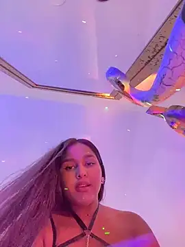 Snapshot of Fancyxlove chatting on 12.30.24 Fancyxlove online show from 12.30.24