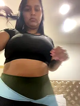 Snapshot of Fancyxlove chatting on 10.21.25 Fancyxlove online show from 10.21.25