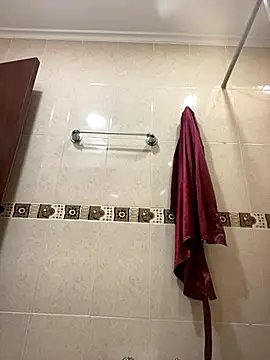 Snapshot of Fancyxlove chatting on 10.25.25 Fancyxlove online show from 10.25.25