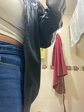 Snapshot of Fancyxlove chatting on 10.27.25 Fancyxlove online show from 10.27.25