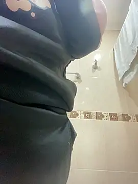 Snapshot of Fancyxlove chatting on 11.15.25 Fancyxlove online show from 11.15.25