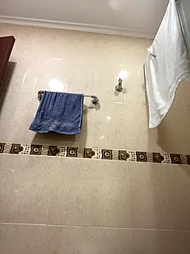 Snapshot of Fancyxlove chatting on 11.21.25 Fancyxlove online show from 11.21.25