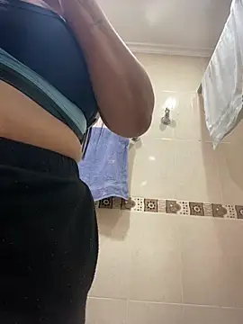 Snapshot of Fancyxlove chatting on 11.22.25 Fancyxlove online show from 11.22.25