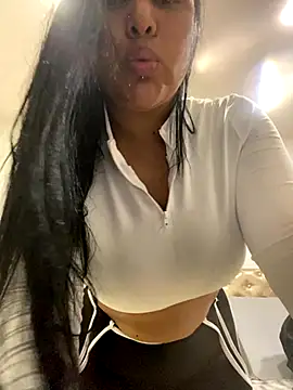 Snapshot of Fancyxlove chatting on 12.02.25 Fancyxlove online show from 12.02.25