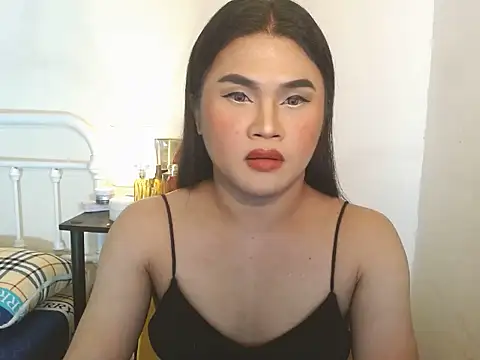 Snapshot of JustineBIGCUM chatting on 11.18.25 JustineBIGCUM online show from 11.18.25