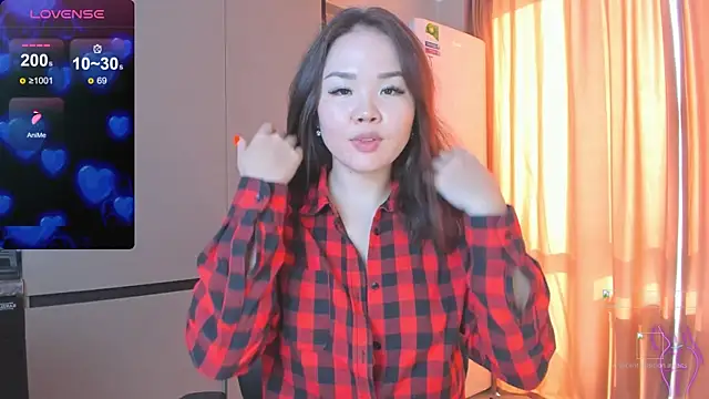 Snapshot of azure_moon2 chatting on 09.22.25 azure moon2 online show from 09.22.25