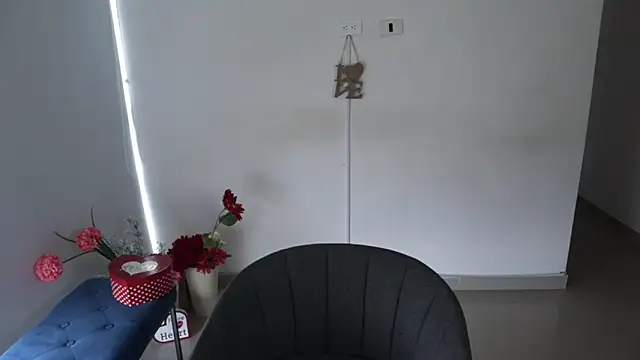  Vahos  online show from 02.15.25