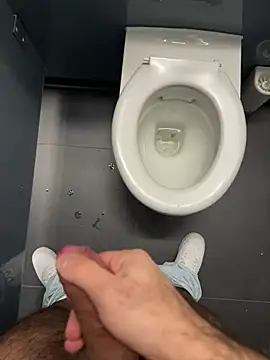 Snapshot of mrcumshotboy chatting on 02.22.25 mrcumshotboy online show from 02.22.25