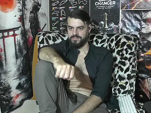 Snapshot of 00george chatting on 11.20.25 00george online show from 11.20.25