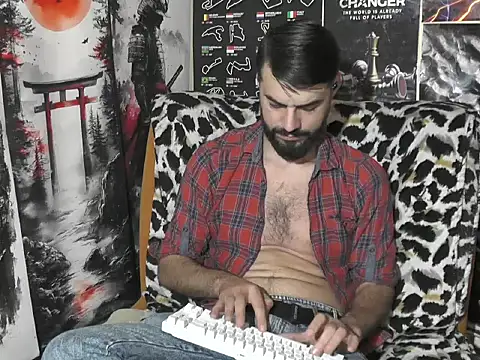 Snapshot of 00george chatting on 11.24.25 00george online show from 11.24.25