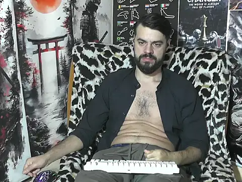 Snapshot of 00george chatting on 11.27.25 00george online show from 11.27.25