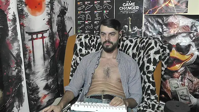 Snapshot of 00george chatting on 01.11.26 00george online show from 01.11.26