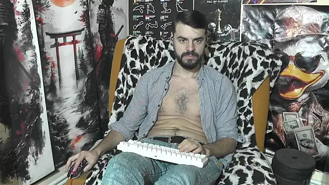 Snapshot of 00george chatting on 01.12.26 00george online show from 01.12.26