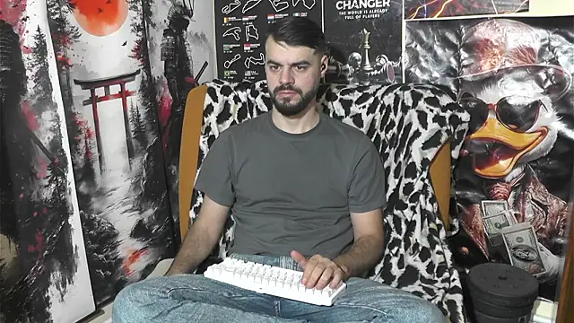 Snapshot of 00george chatting on 01.14.26 00george online show from 01.14.26