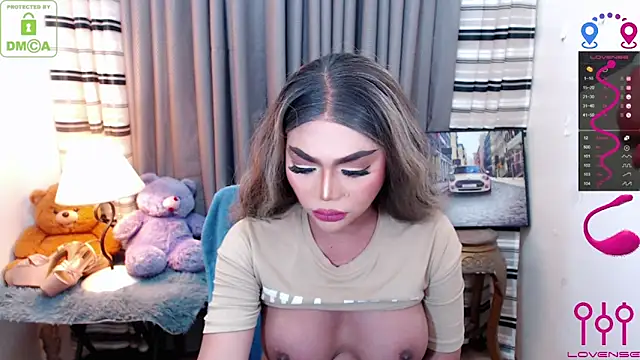 Snapshot of Fantacyoflove chatting on 11.24.25 Fantacyoflove online show from 11.24.25