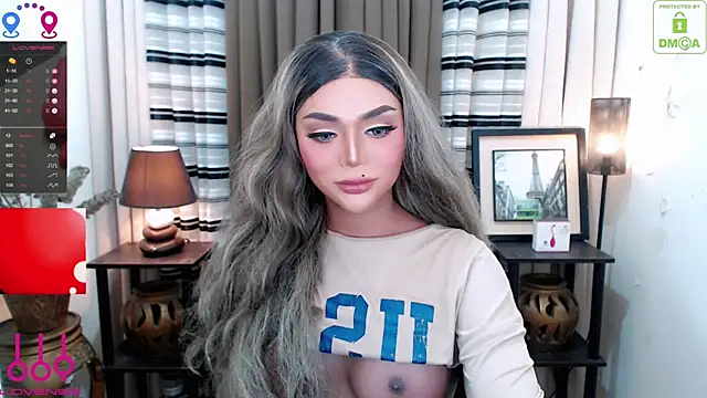 Snapshot of Fantacyoflove chatting on 12.16.25 Fantacyoflove online show from 12.16.25