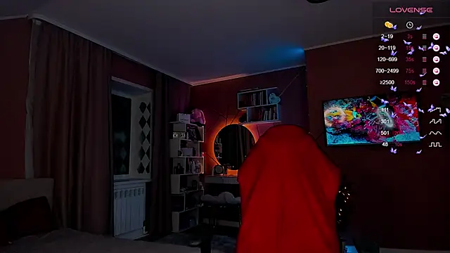 Snapshot of juli_jam chatting on 03.10.25 juli jam online show from 03.10.25