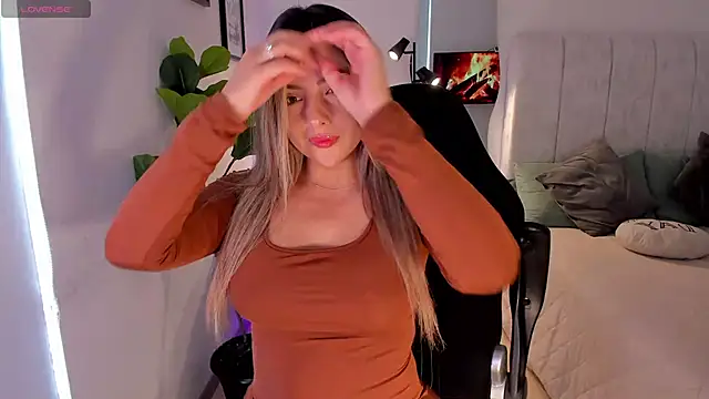 AmyWood online show from 05.03.26