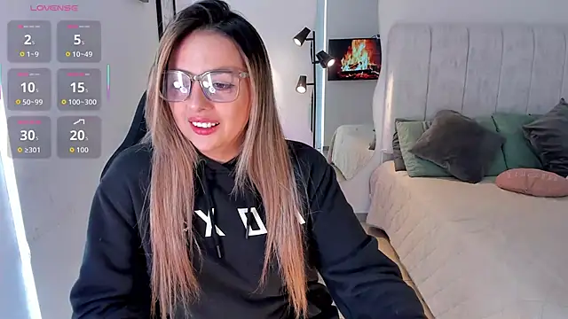 AmyWood online show from 05.04.26