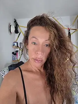 YOURSDEBORA online show from 05.20.26