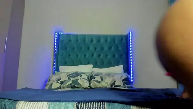 BlueberryDiamond online show from 01.18.25