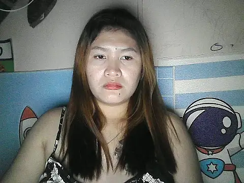 Snapshot of leamorena chatting on 09.30.25 leamorena online show from 09.30.25