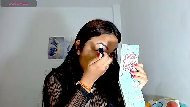 Kylie loveee online show from 11.29.25