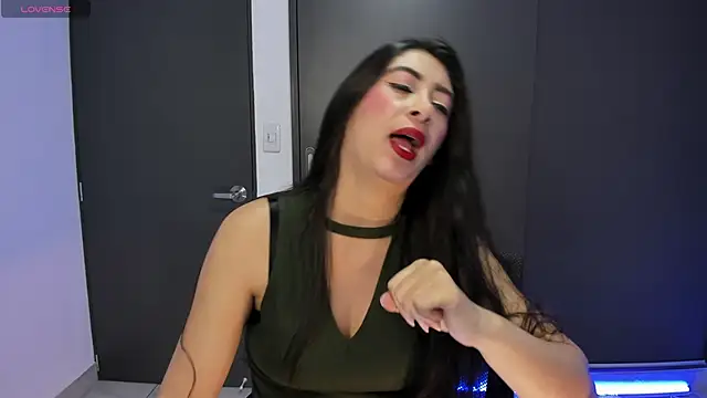 Snapshot of MeganWhite3 chatting on 11.02.25 MeganWhite3 online show from 11.02.25