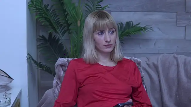 Snapshot of SiennaShapiro chatting on 06.18.26 SiennaShapiro online show from 06.18.26