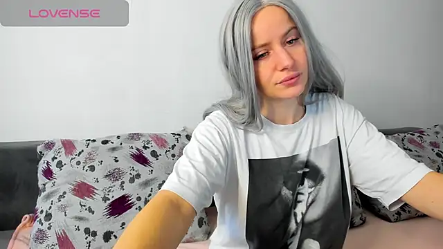 Snapshot of DiamondKay chatting on 02.24.25 DiamondKay online show from 02.24.25